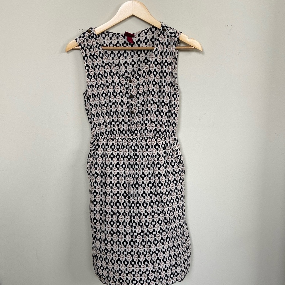 Summer Patterned Sleeveless Dress with Pockets!